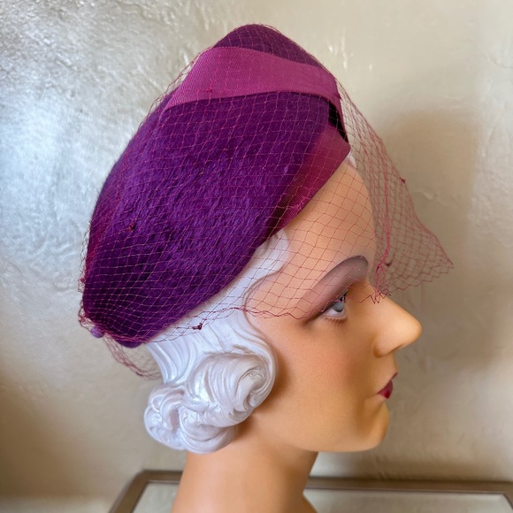 STUPENDOUS 1940s\' PURPLE FURRY FELT TAM WITH MATCHING VEIL main image 12